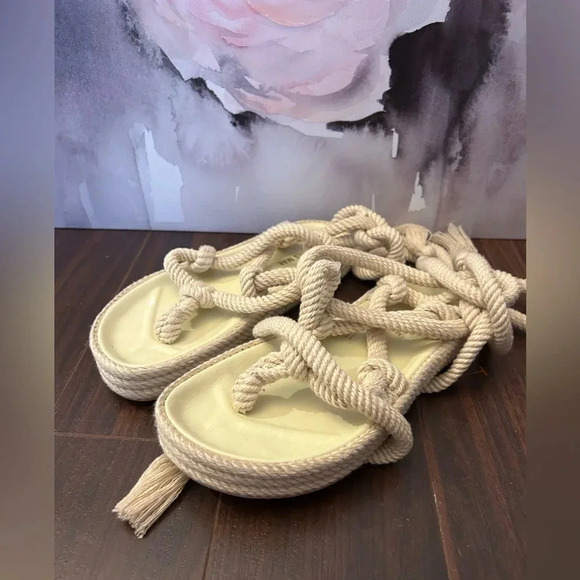 Alias Mae Wonder Sandals - Picture 4 of 7